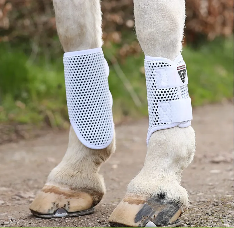 Equilibrium Tri-Zone Brushing Boots - White
